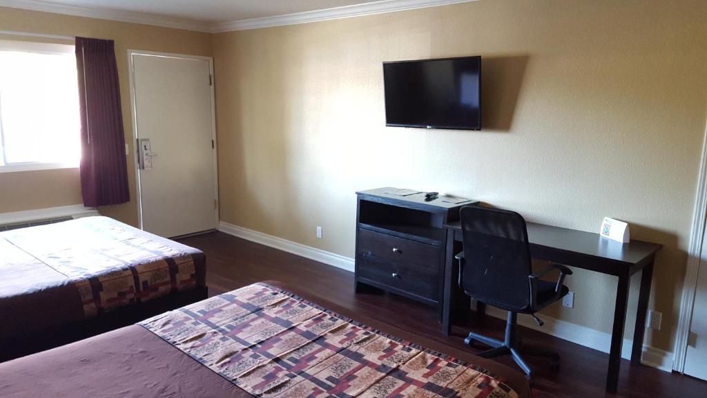 Anaheim Astoria Inn & Suites photo