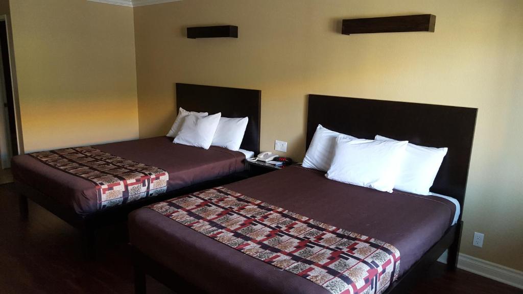 Anaheim Astoria Inn & Suites photo