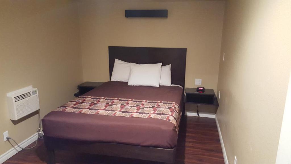Anaheim Astoria Inn & Suites photo