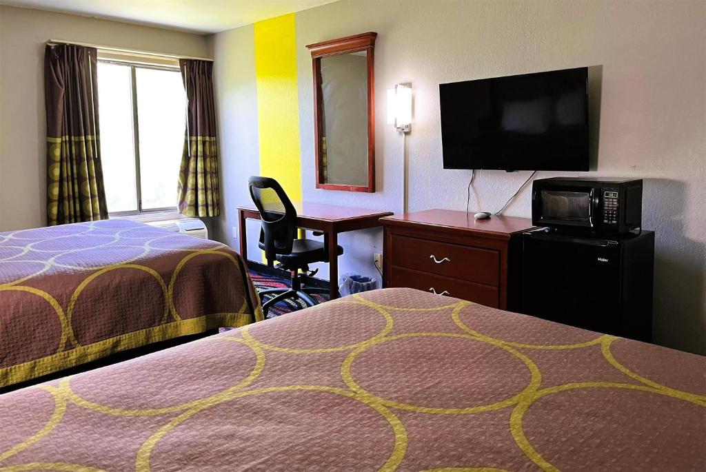 Super 8 by Wyndham Vincennes - Habitación Con 2 Camas Grandes - No Fumadores