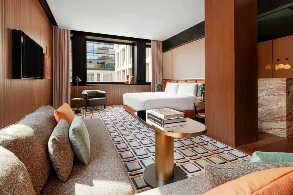 Panoramic King Suite with City View