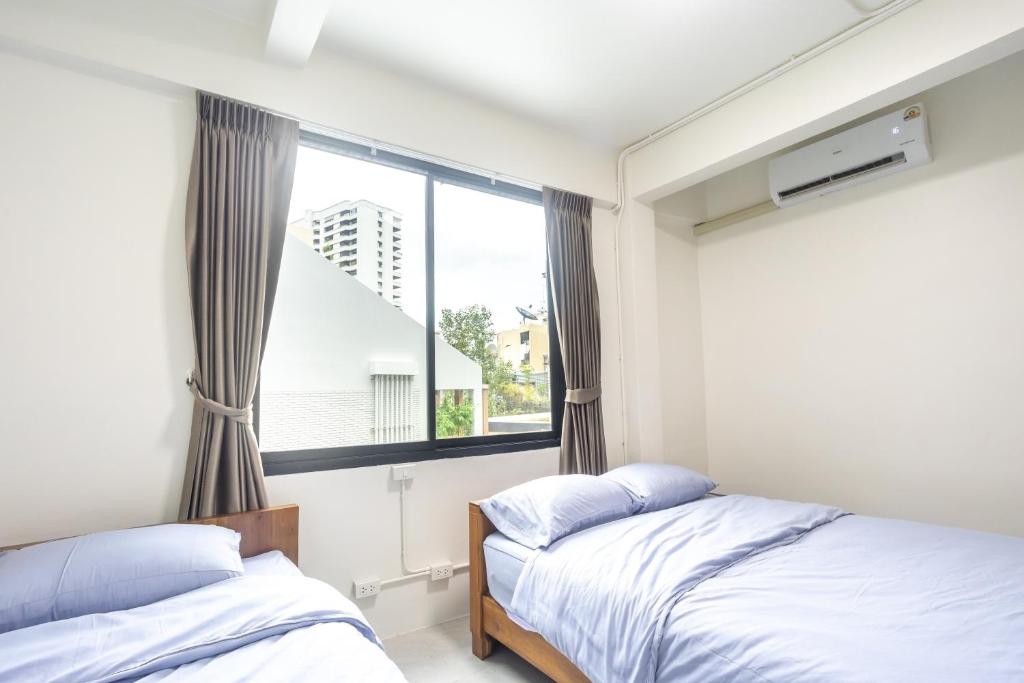 WJ Luxury Sathorn - Triple Room With Private Bathroom