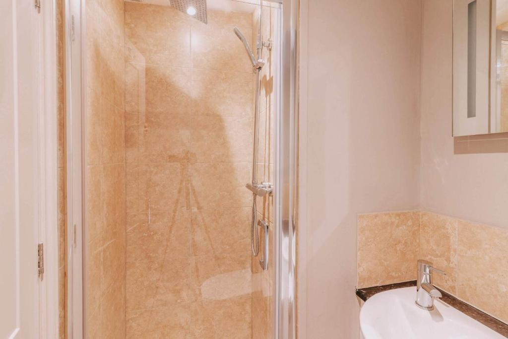 The Town Arms - Superior Triple Room