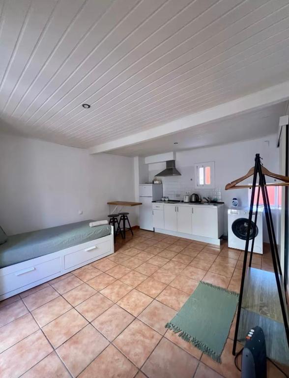Mediona III - One-Bedroom Apartment