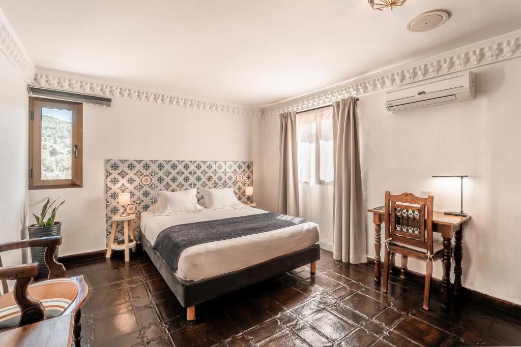 Hotel Castillo de Monda - 8