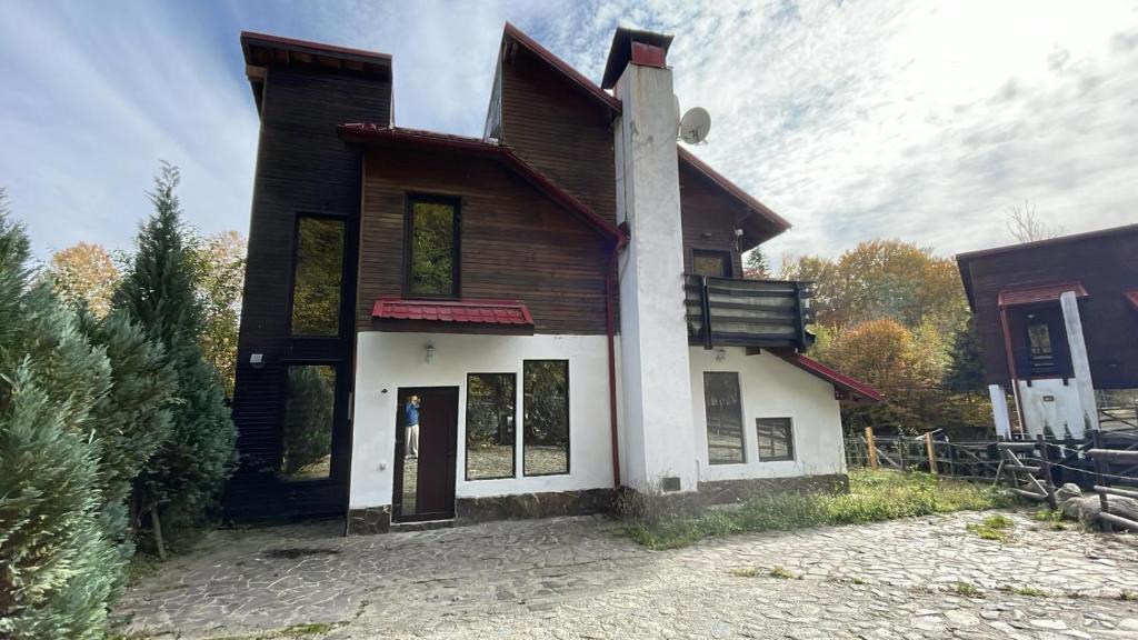 Tòa nhà nơi nhà nghỉ dưỡng tọa lạc