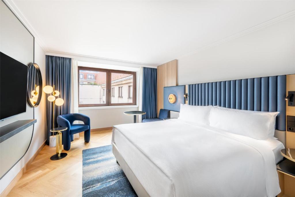 Hilton Berlin - 高级行政特大号床间 - 可使用酒廊