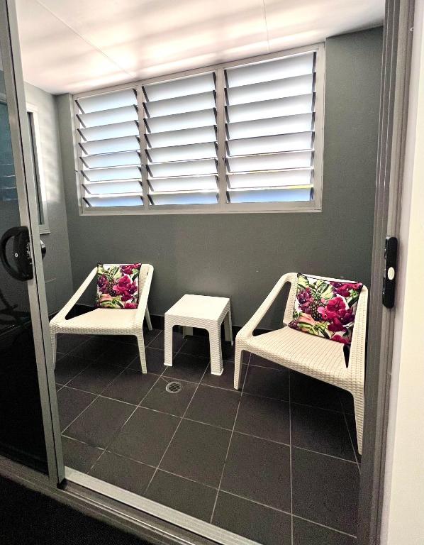Crown on Darby Newcastle - Resim 28