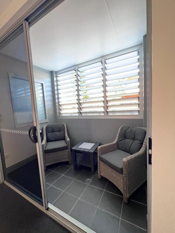 Crown on Darby Newcastle - Resim 29