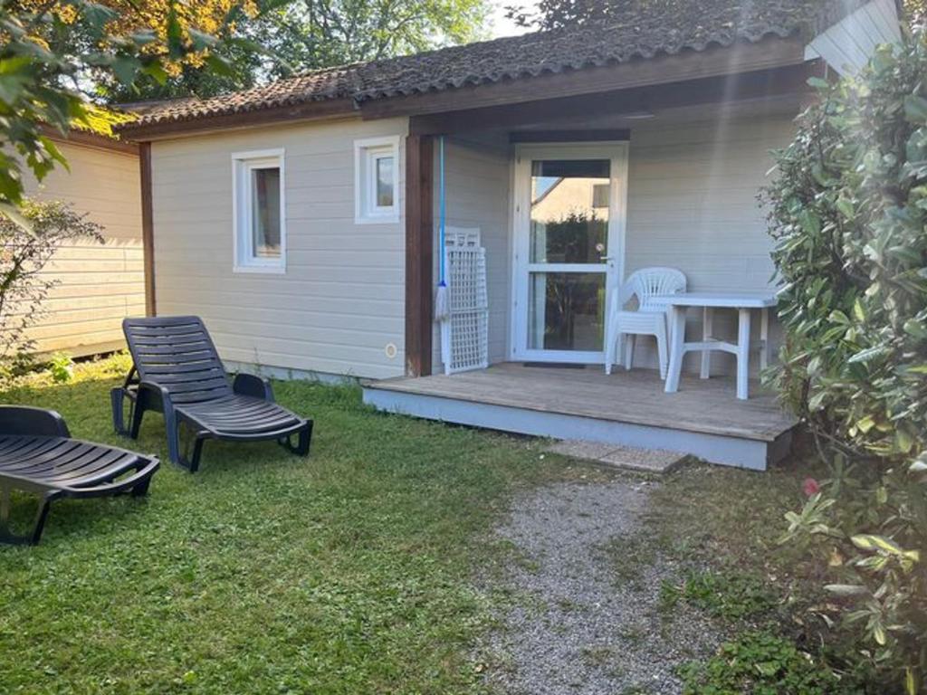 Κήπος έξω από το Chalet cosy avec terrasse - 2 chambres, 4 personnes - API-1-52-350