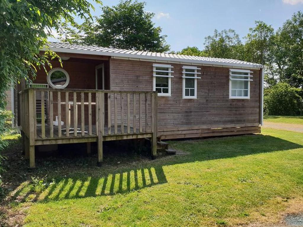 Κήπος έξω από το Mobil-home confortable avec terrasse pour 6 personnes - API-1-52-523
