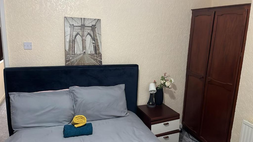 Ένα ή περισσότερα κρεβάτια σε δωμάτιο στο mater dei suite near royal liverpool hospital