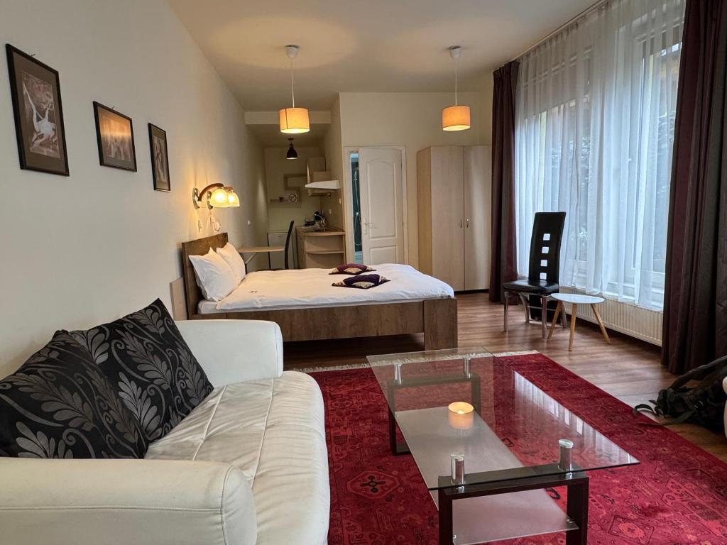 Lucas 10 Apartments - Resim 12