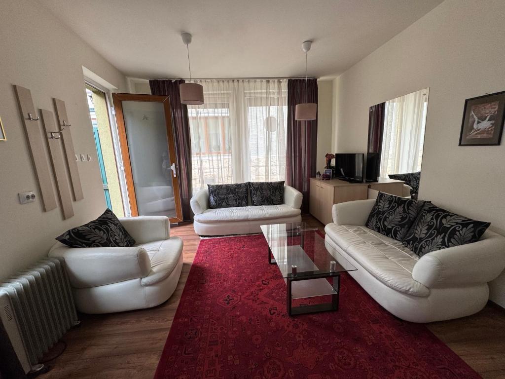 Lucas 10 Apartments - Resim 13