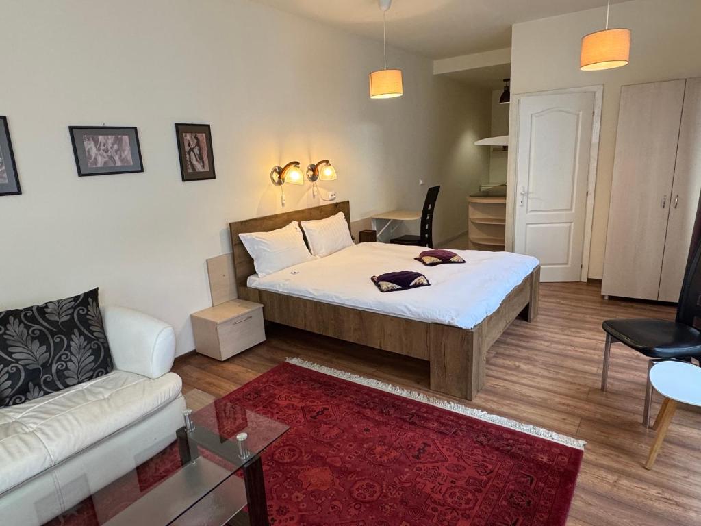 Lucas 10 Apartments - Resim 14