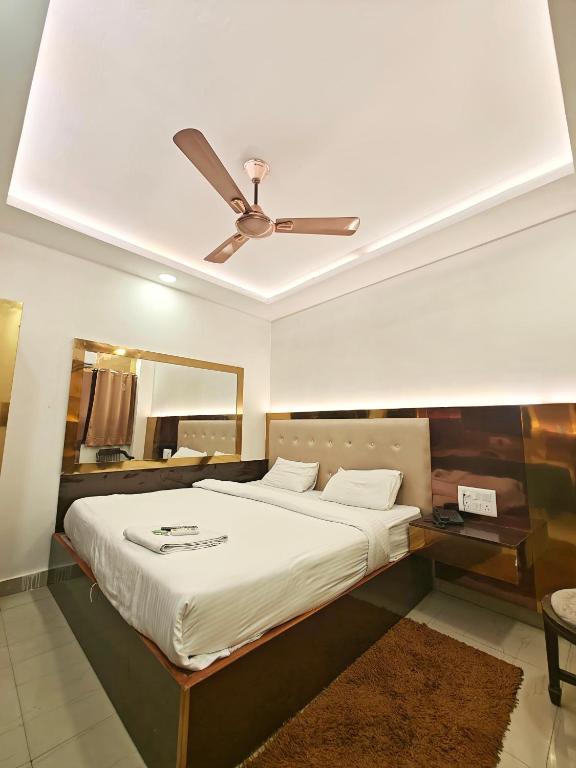 Hotel Apple Villa - New Delhi - Housity
