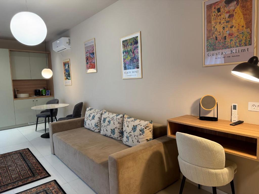 Lucas 10 Apartments - Resim 25