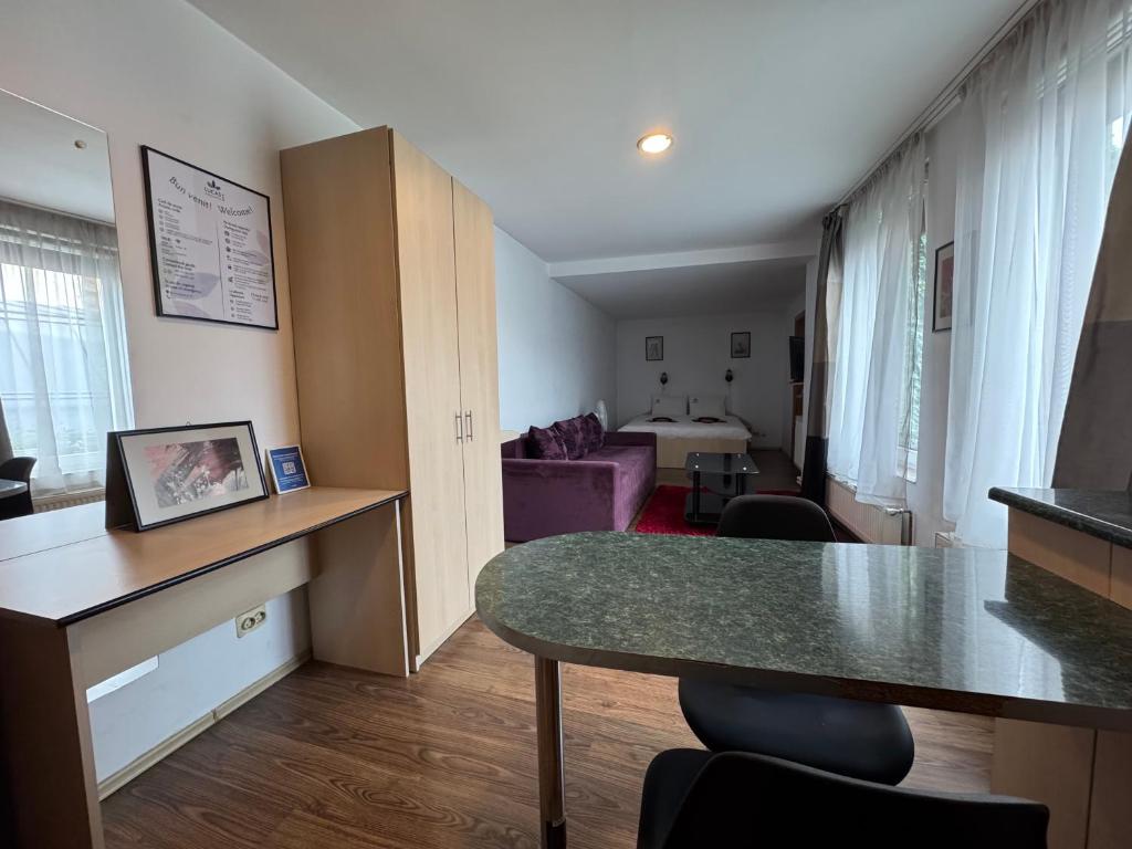 Lucas 10 Apartments - Resim 45