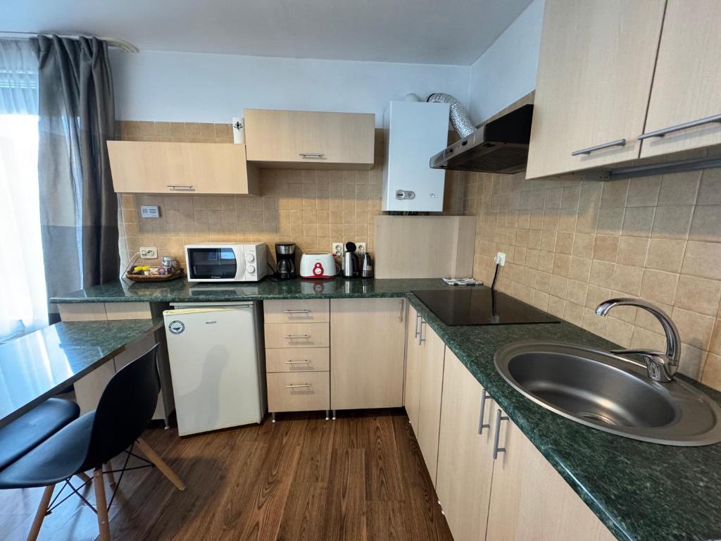 Lucas 10 Apartments - Resim 42