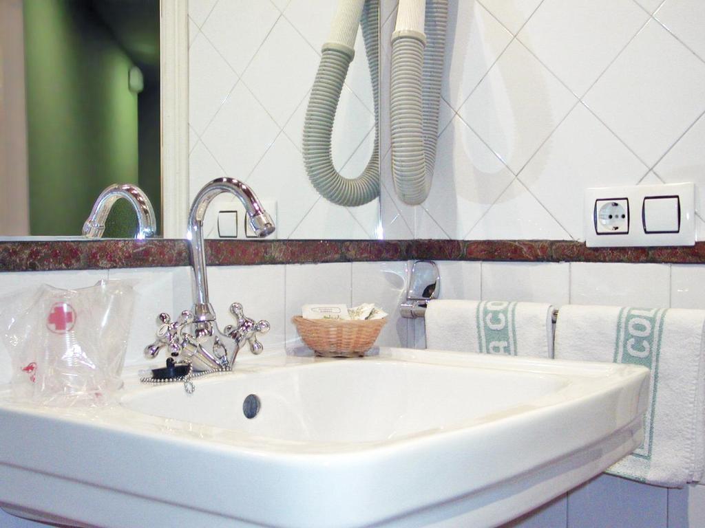 Hotel La Colmena - Twin Room