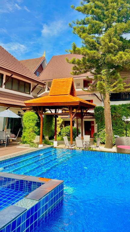 SÂN BAY DON MUEANG CÁCH TRUNG TÂM BANGKOK 25KM VỀ PHÍA BẮC KHÔNG CÓ ĐƯỜNG TÀU ĐIỆN TRỰC TIẾP