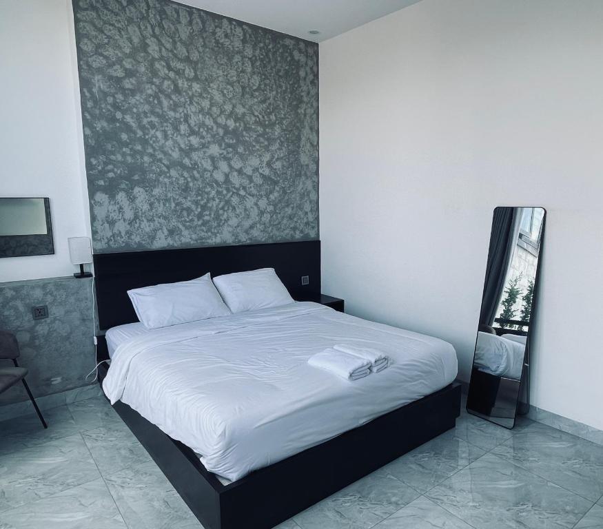 Giường trong phòng chung tại Ben Ben Hotel - Near City Center - Budget Stay