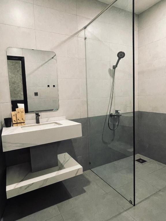 Phòng tắm tại Ben Ben Hotel - Near City Center - Budget Stay