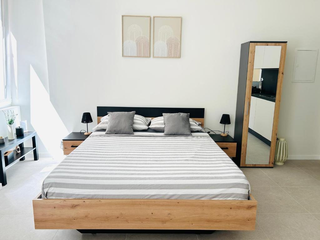 The Urban Suite - Stylish and with FREE parking - Resim 11