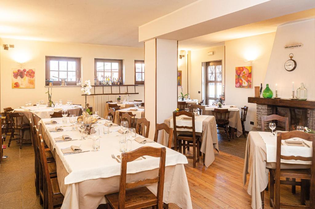 En restaurant eller et andet spisested på Duno Country Cottage