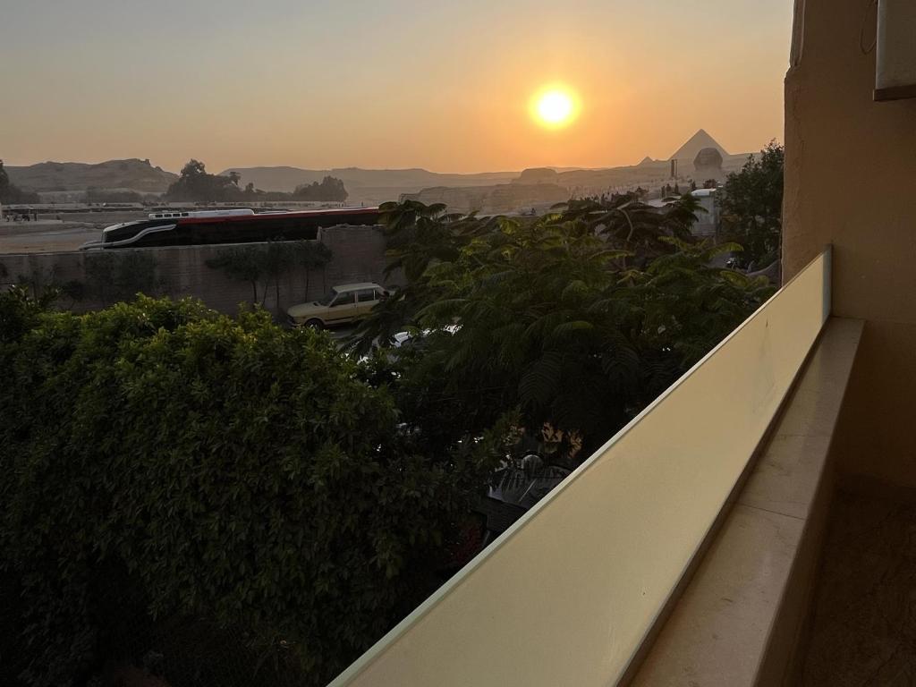 Seven Pyramids View Inn - 14