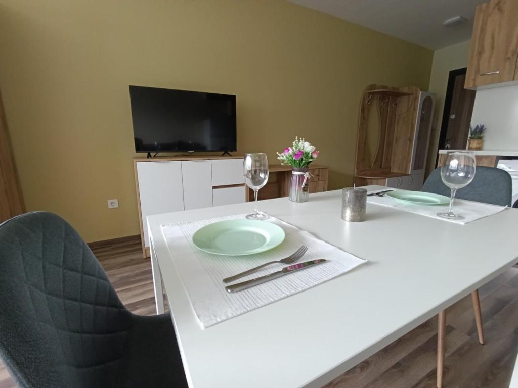 20th Residence Studio 1