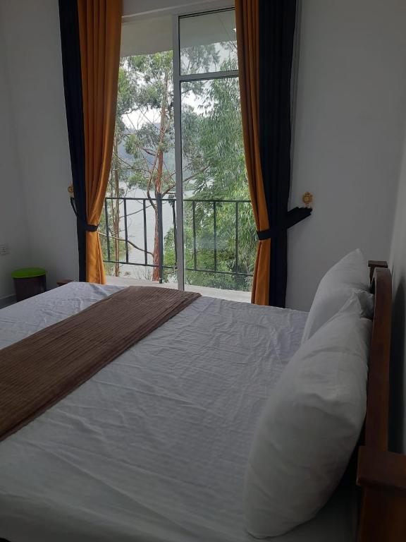 Golden Waters Stay&Dine