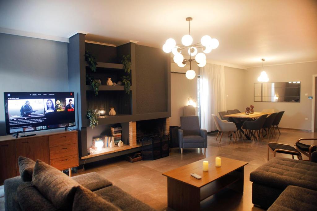 Maisonette Chalandri by EN 10 Family House Luxury Oasis
