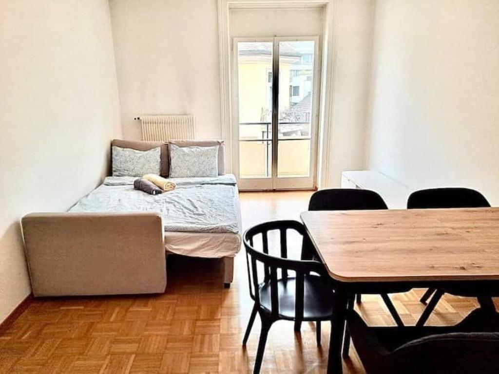 Huge 3 Room City Center Apartment next to Zurich HB Konrad - Self Checkin - Resim 5