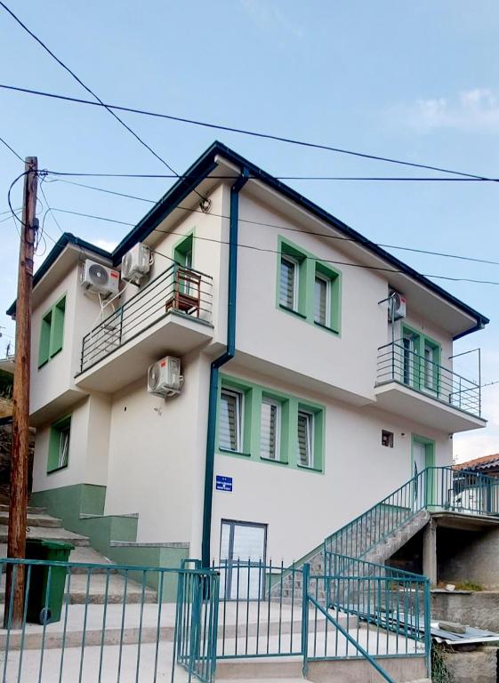 Pastatas, kuriame yra šie apartamentai