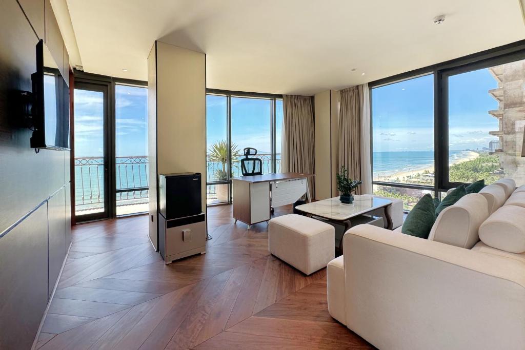 Presidential Suite Beachfront - High Tea included