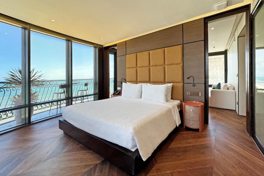 Presidential Suite Beachfront - High Tea included