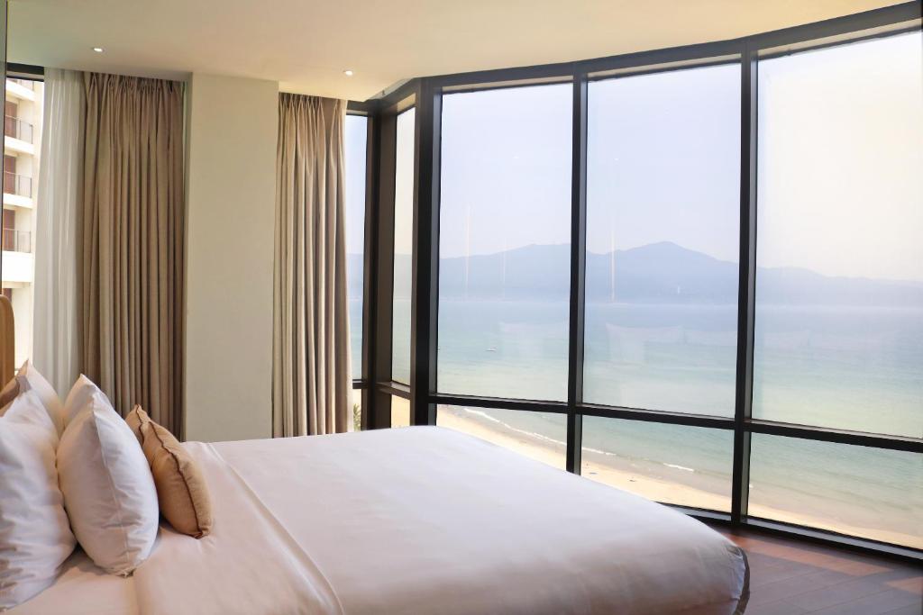Executive Suite Beachfront - High Tea included