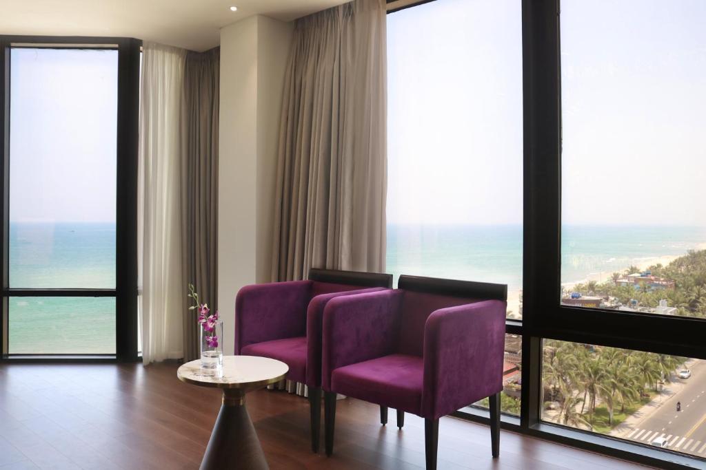 Executive Suite Beachfront - High Tea included