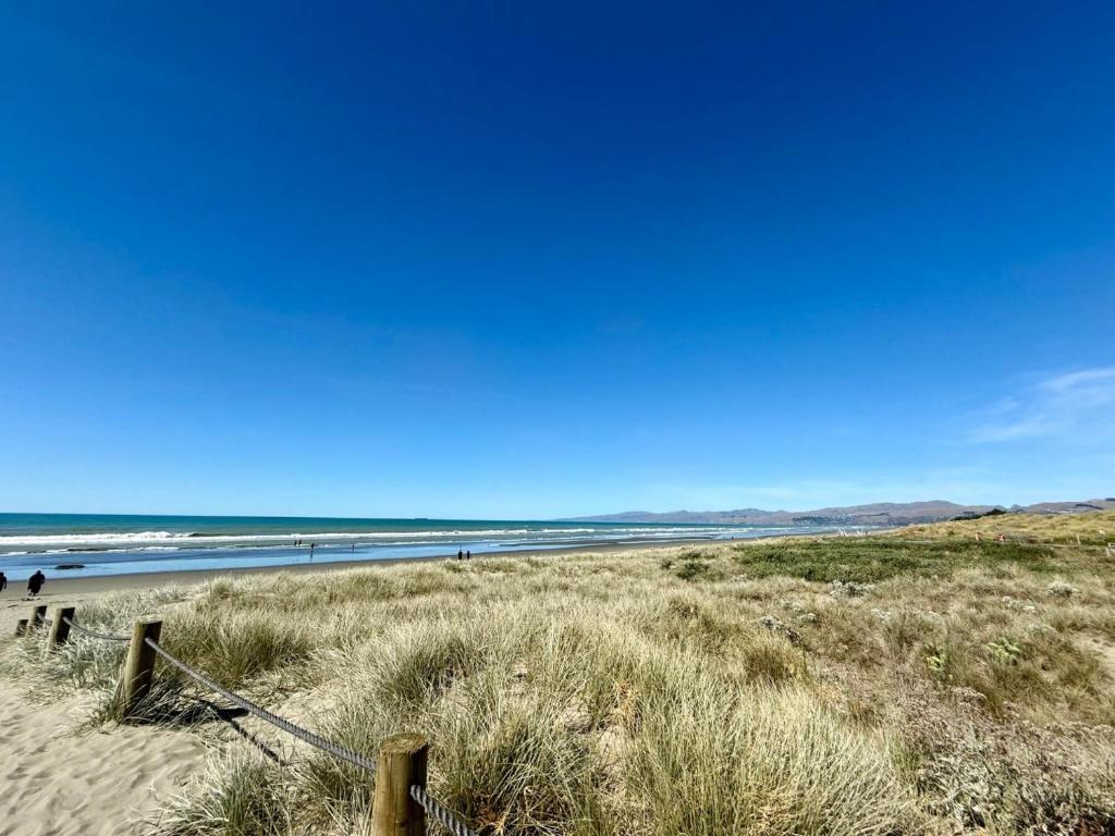 Beachfront Haven - Resim 6