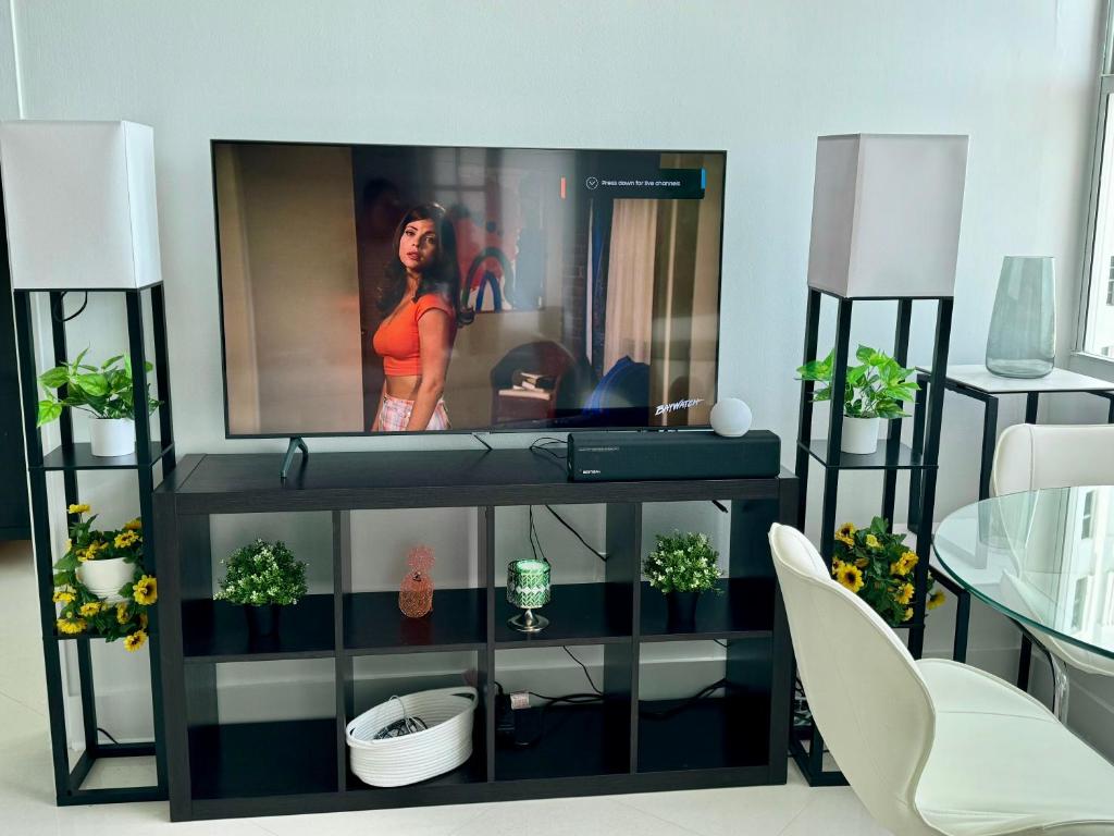 TV a/nebo společenská místnost v ubytování Apartment in Miami Brickell Fantastic Ocean View