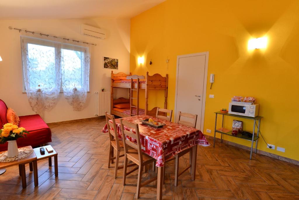 A kitchen or kitchenette at Le Palme Sona