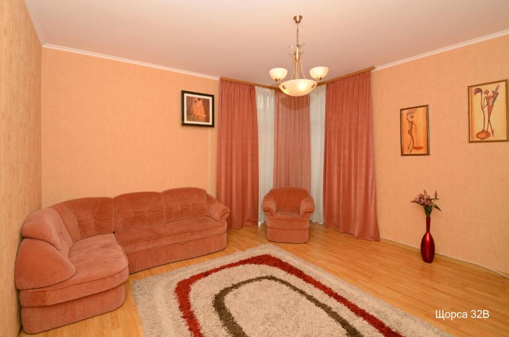 Ο χώρος του lounge ή του μπαρ στο Apartments in the center of Pechersk