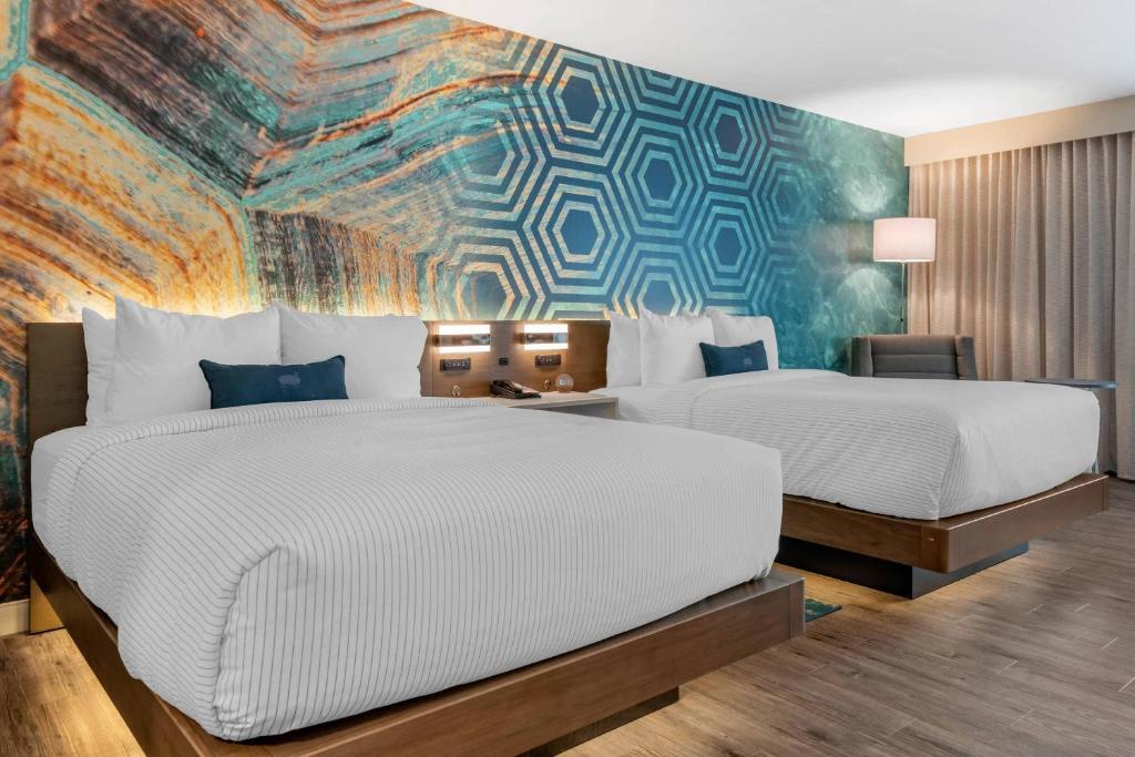 Cambria Hotel St Petersburg-Madeira Beach Marina - 