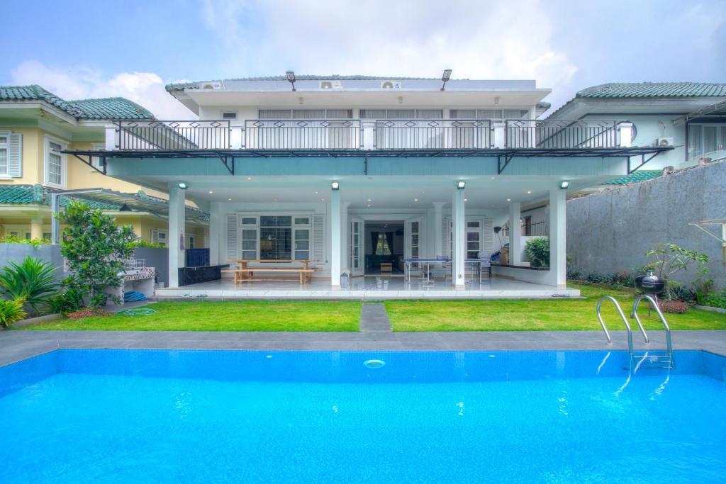 Bazén v ubytování Villa Ixora Resort nebo v jeho okolí