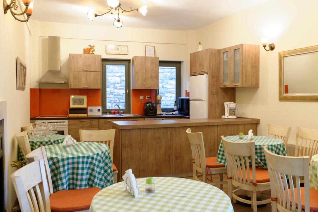Kuchyň nebo kuchyňský kout v ubytování Alexandra Hotel