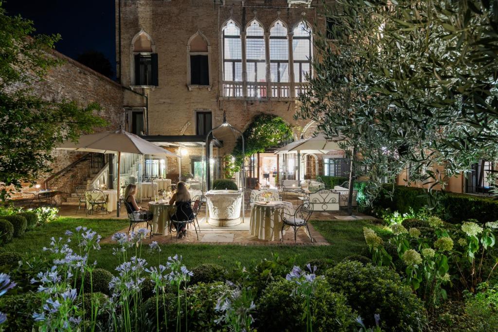 Hotel Nani Mocenigo Palace - Resim 11