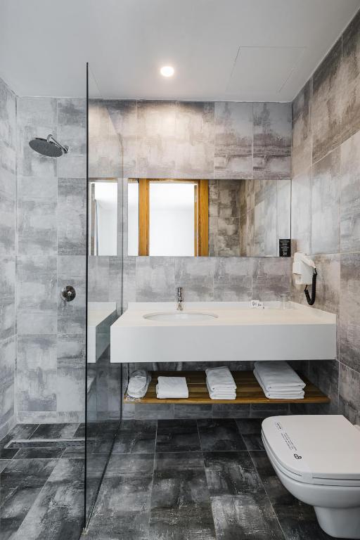 Ingate Hotel - Deluxe Double Room