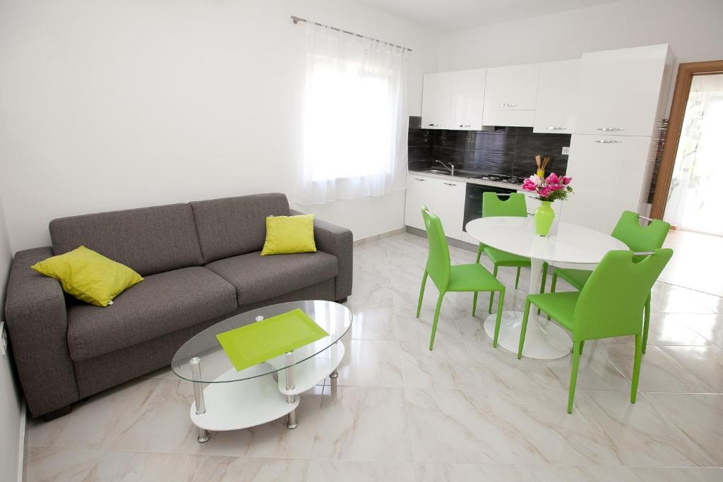 Apartments MTV - private parking, Fast Wi-Fi & Steps to the Beach - 2