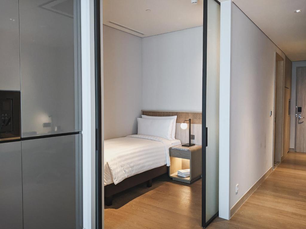 PARKROYAL Serviced Suites Jakarta - 17